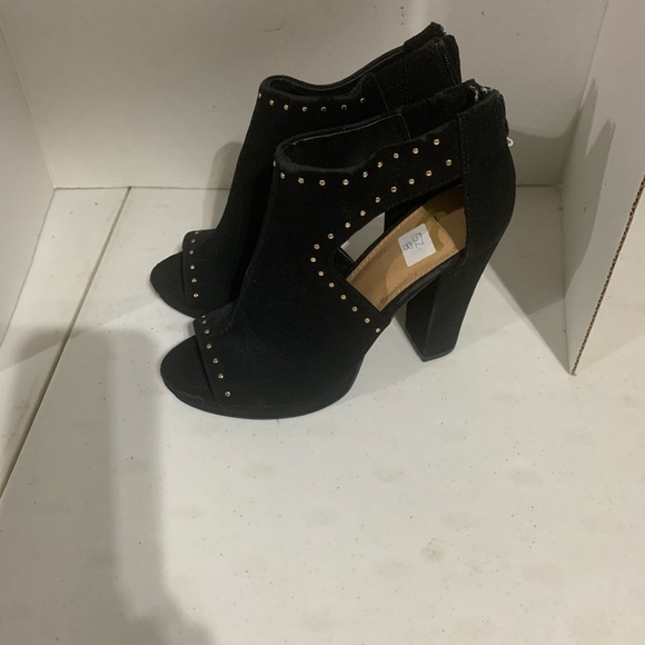 NEW WOMENS BLACK HEELS SIZE 8 - Picture 2 of 3